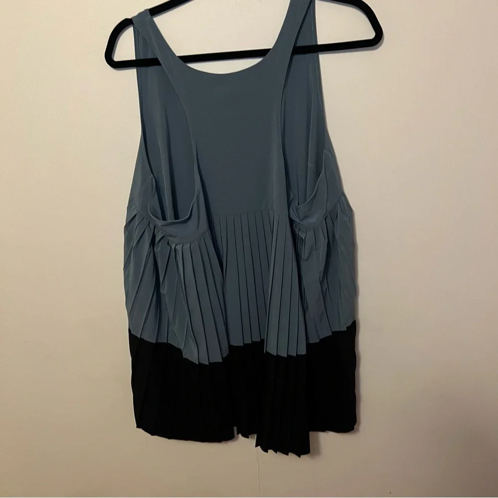 ATHLETA SWING FORWARD TOPS - Picture 4 of 8